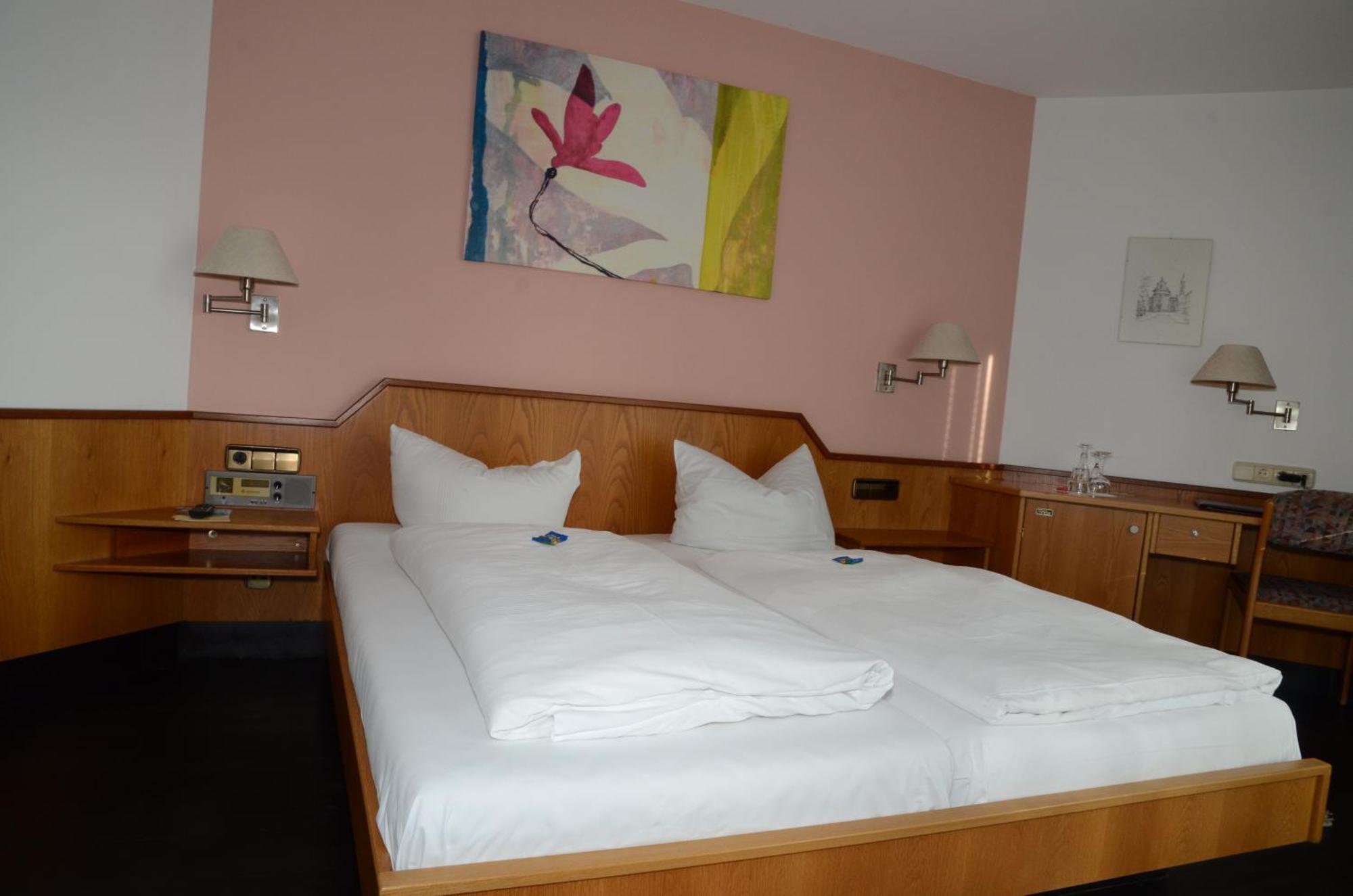 Hotel Mohren Ochsenhausen Eksteriør bilde