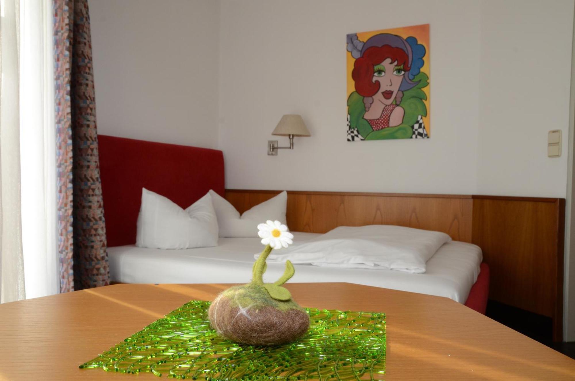 Hotel Mohren Ochsenhausen Eksteriør bilde