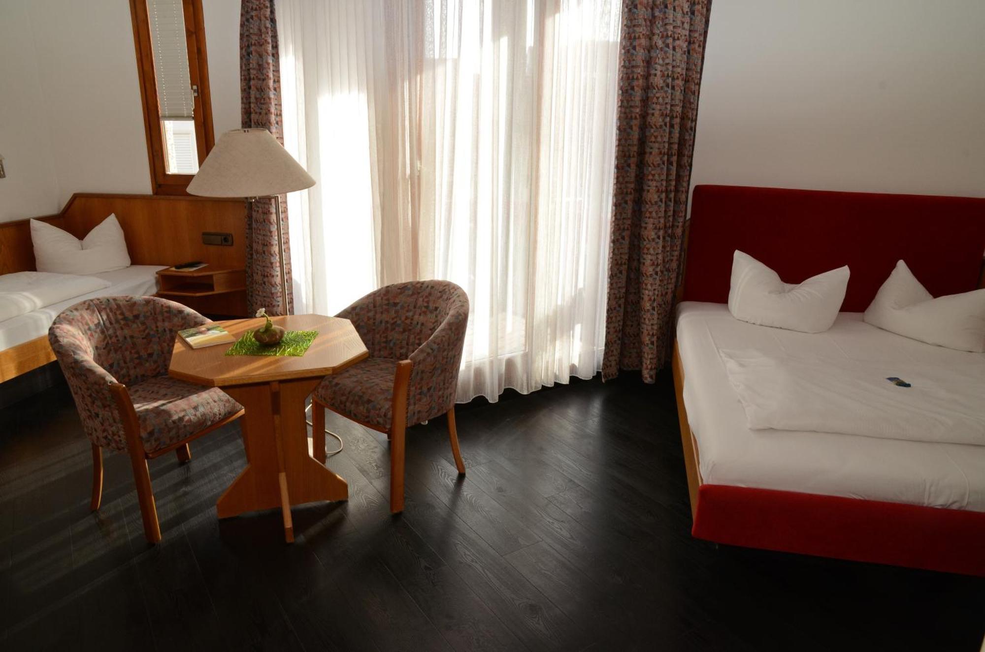 Hotel Mohren Ochsenhausen Eksteriør bilde